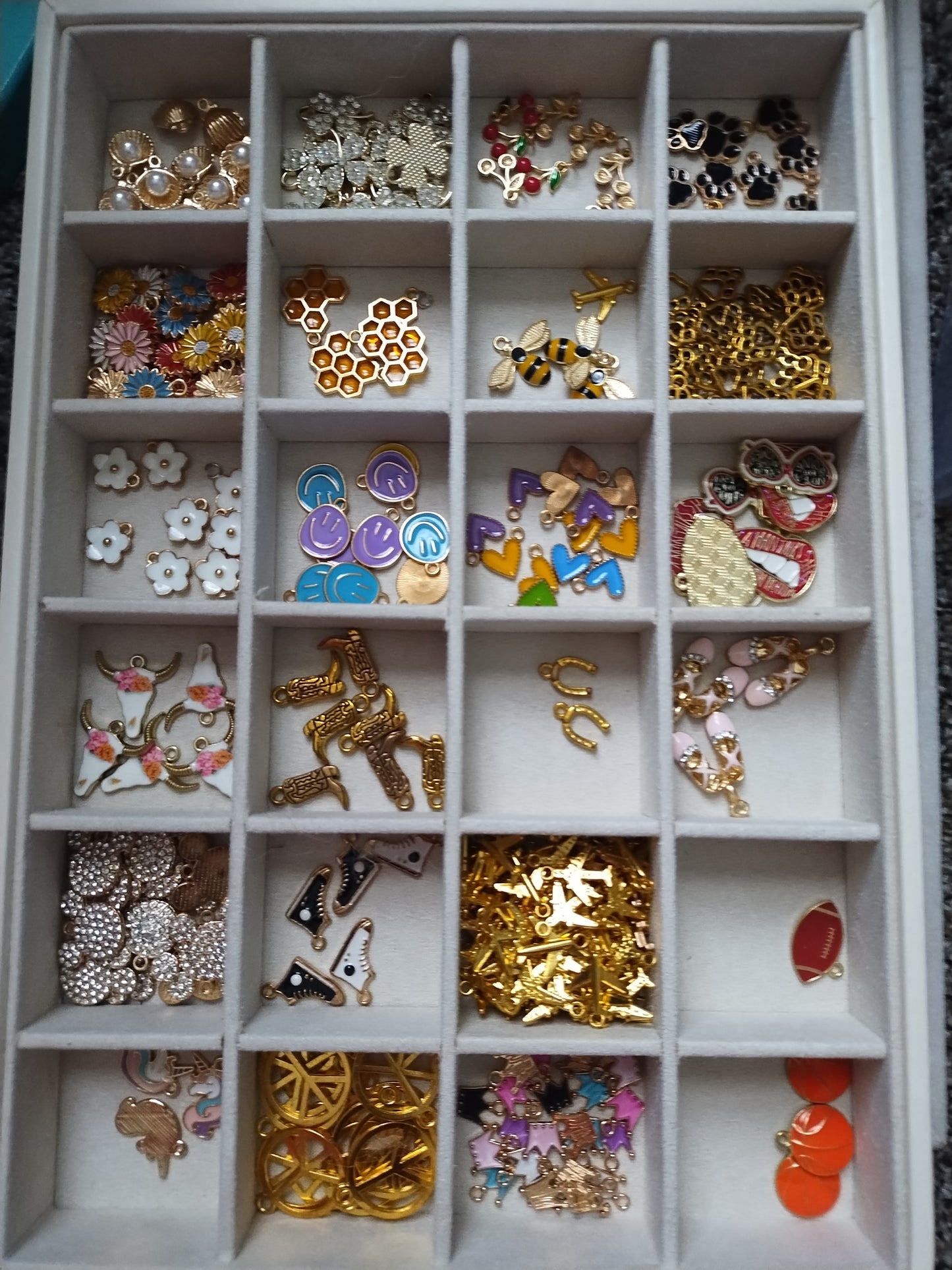 Charm Bracelet/ Bracelet