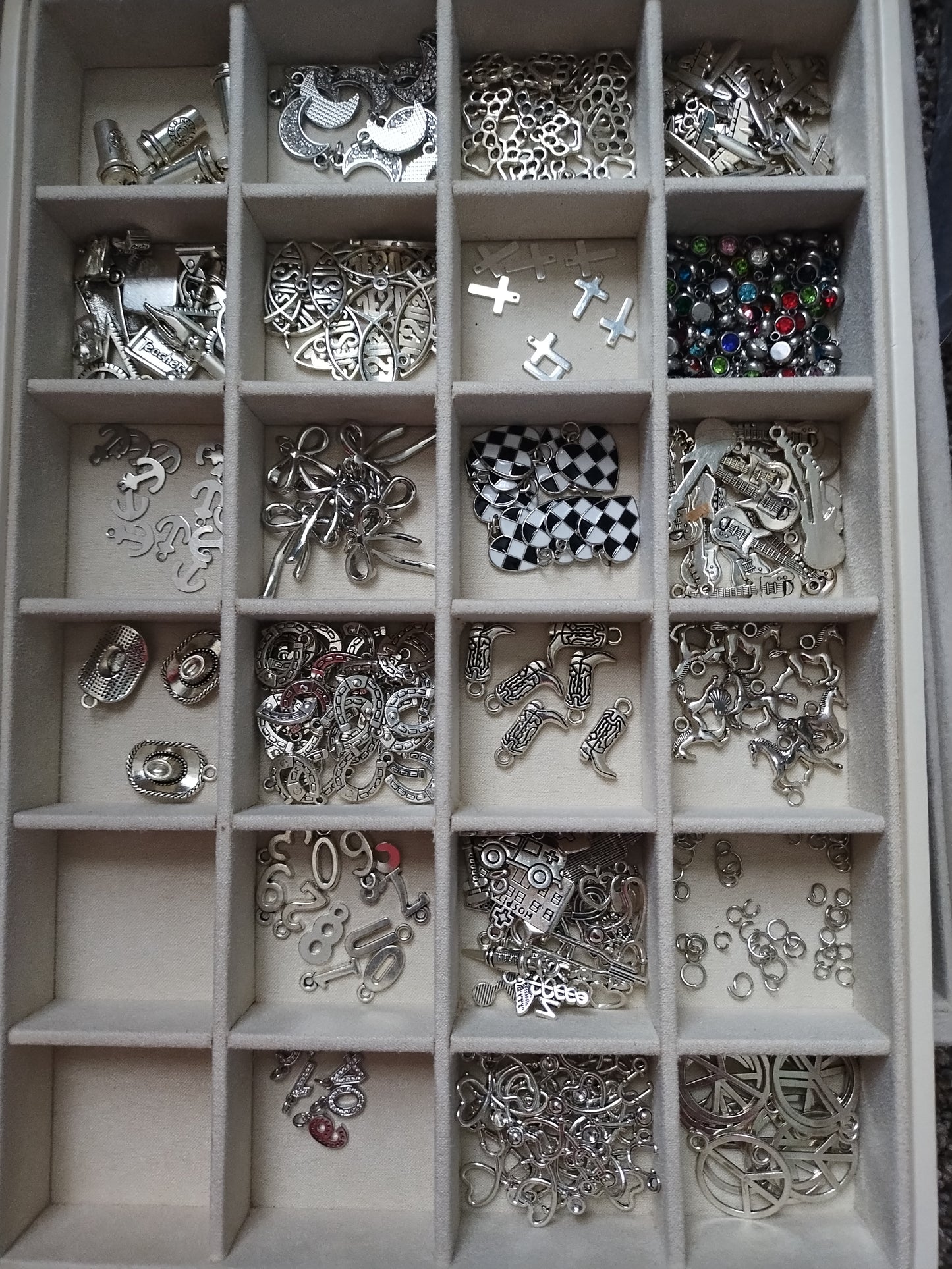 Charm Bracelet/ Bracelet