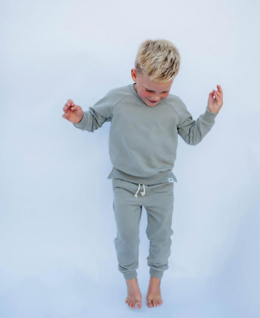 Essential Crewneck & Pants